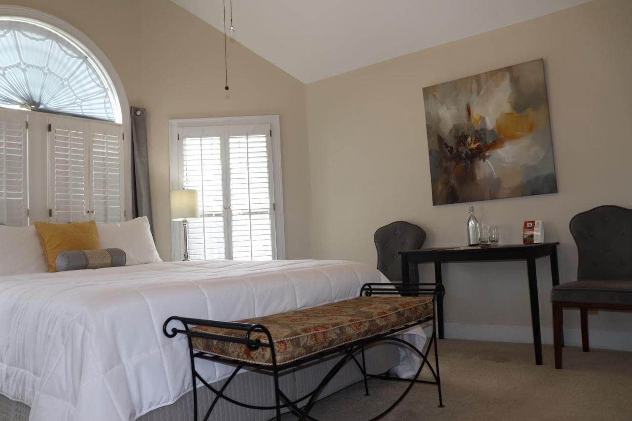 Pleasanton Courtyard Bed And Breakfast Fayetteville Εξωτερικό φωτογραφία