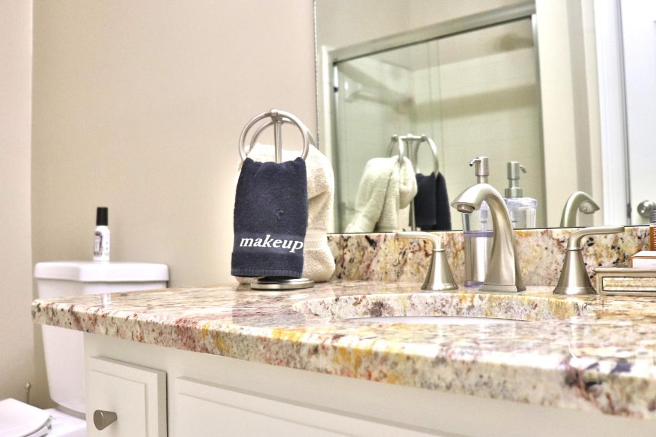 Pleasanton Courtyard Bed And Breakfast Fayetteville Εξωτερικό φωτογραφία