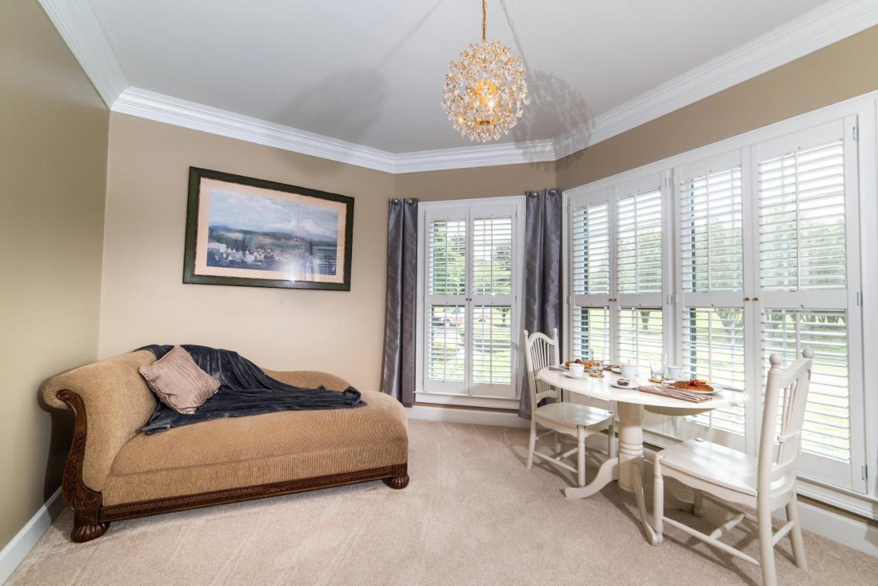 Pleasanton Courtyard Bed And Breakfast Fayetteville Εξωτερικό φωτογραφία