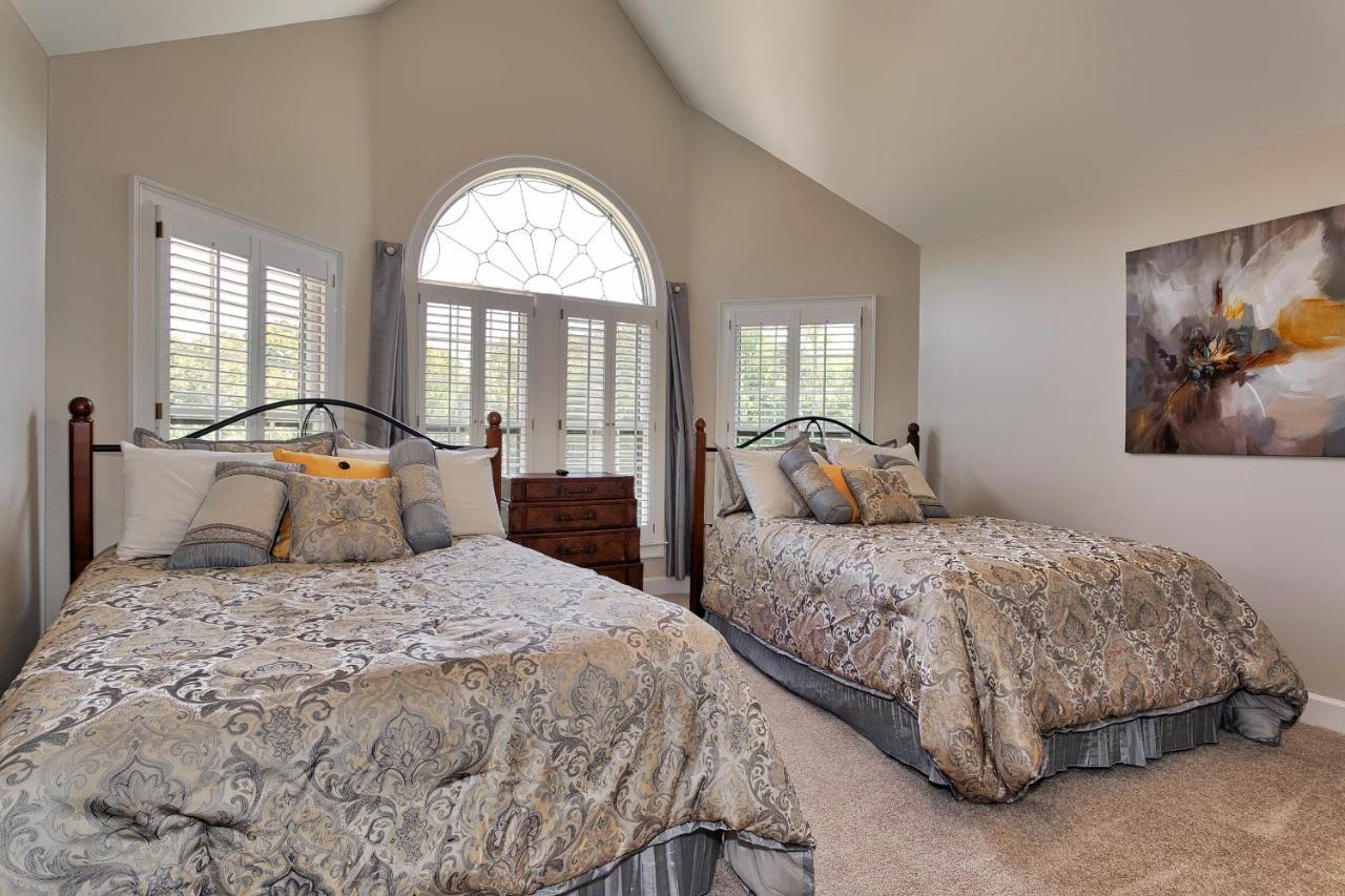 Pleasanton Courtyard Bed And Breakfast Fayetteville Εξωτερικό φωτογραφία