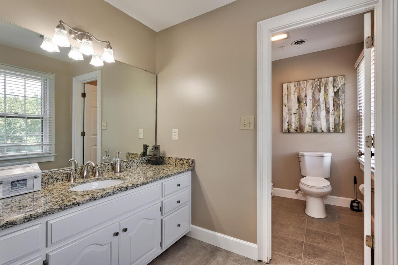 Pleasanton Courtyard Bed And Breakfast Fayetteville Εξωτερικό φωτογραφία