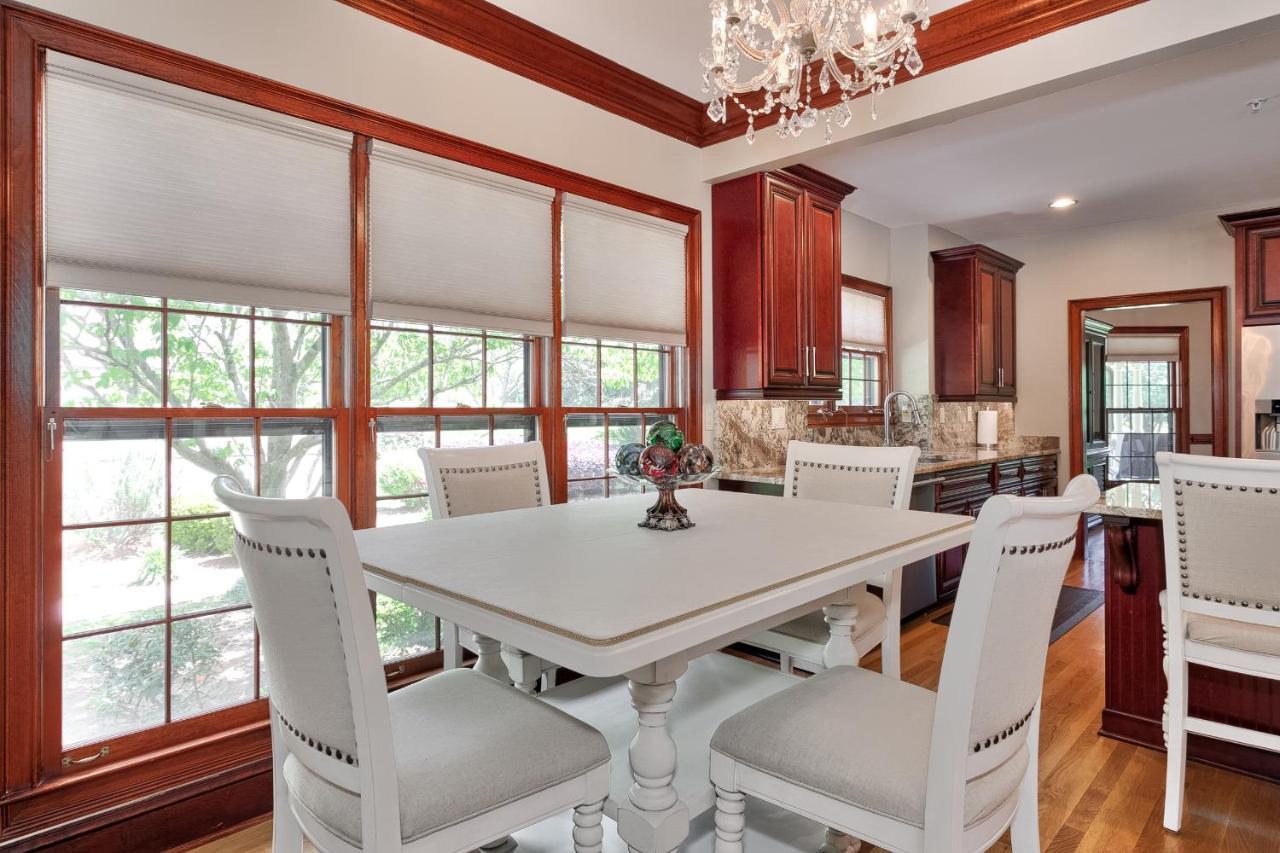 Pleasanton Courtyard Bed And Breakfast Fayetteville Εξωτερικό φωτογραφία